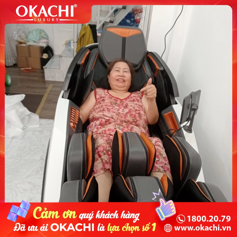 Ghế massage toàn thân OKACHI LUXURY ROYAL JP-8899 (white)