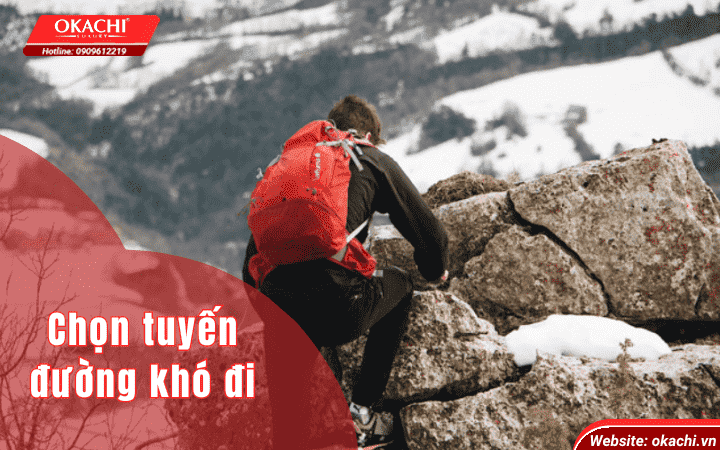 Đi bộ lên dốc và cầu thang đốt calo gấp 2-3 lần đường bằng