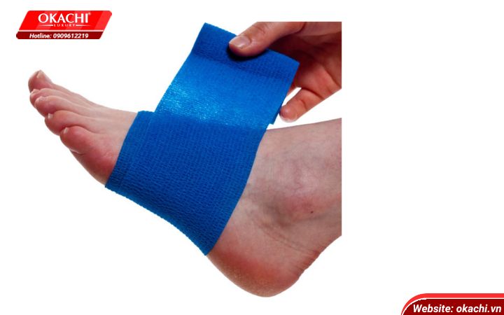 Hướng dẫn cách quấn băng cổ chân khi ĐÁ BÓNG sản phẩm tại nhà