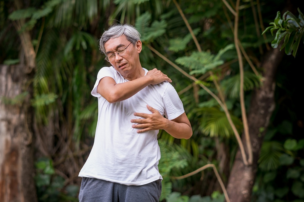 đau khớp lưng