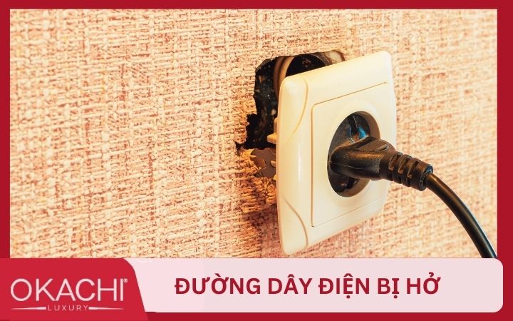 Dây điện bị bong tróc hở hoặc hư hỏng có thể làm rò điện
