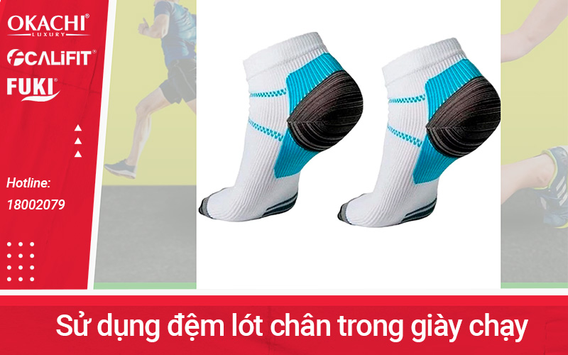 Sử dụng tấm đệm lót gót trong giày