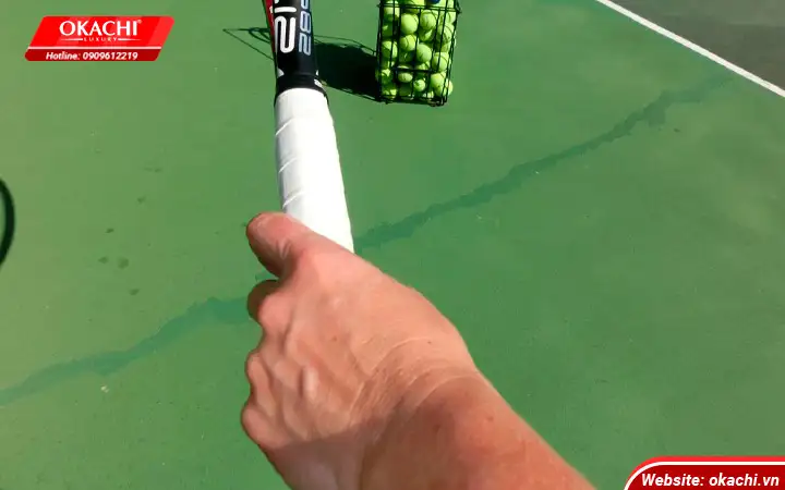 Cam vot tennis dung cach kieu Continental