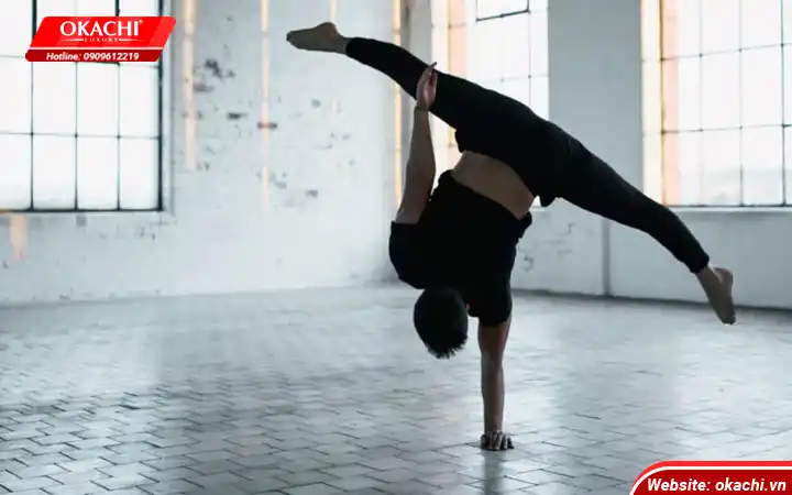Cac tu the trong yoga Tu the trong cay chuoi mot tay