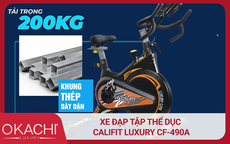 Khách hàng trải nghiệm xe đạp tập thể dục Okachi JP-420 tại Gò Vấp