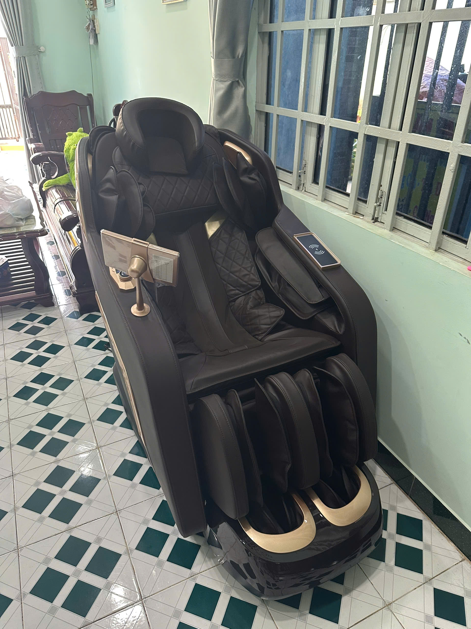 Nhân viên nhiệt tình